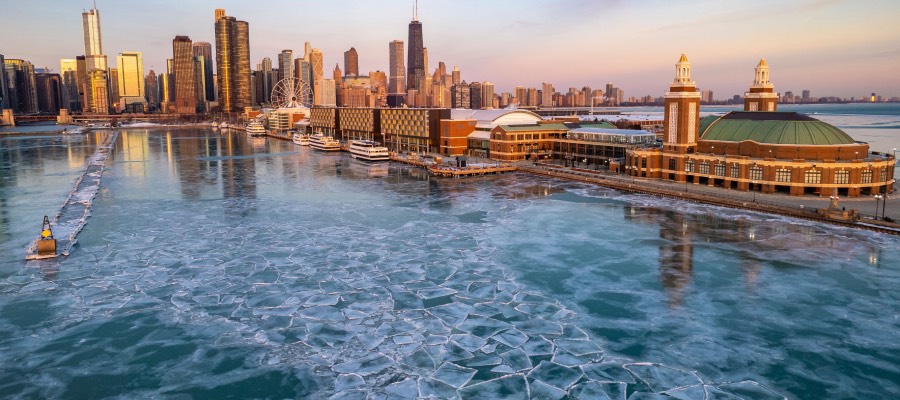 Chicago winter Lake Michigan frozen